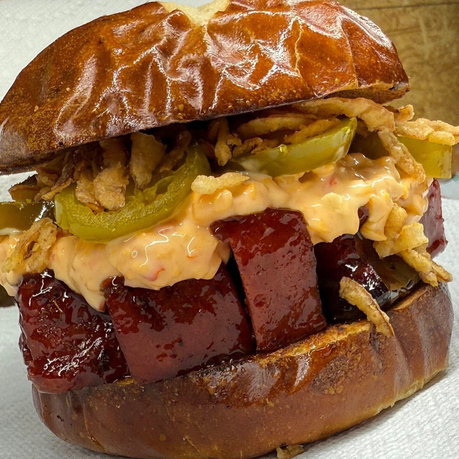 Bright Leaf Bologna BBQ Championship Recipe Series: Jalapeño Heatwave Bologna Burger