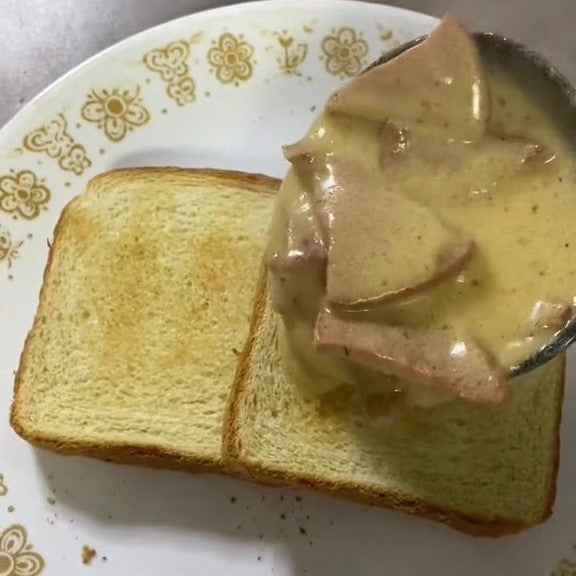 Bright Leaf Bologna Gravy on Toast